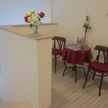 Feher Hajo Panzio Es Vendeglo Gyor Luaran gambar